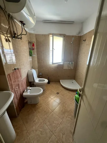 Tirane, shitet apartament 2+1 Kati 5, 85 m² 125.000 € (Laprake)