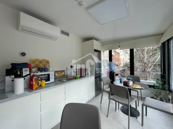 Tirane, shitet ambjent biznesi Kati 1, 259 m² 1.080.000 € (RRUGA "PJETËR BOGDANI", PRANË ISH BLLOKUT)