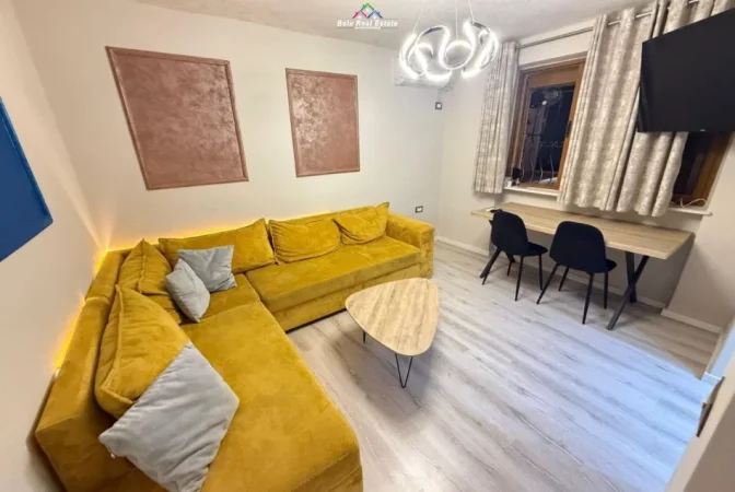 Tirane, jepet me qera apartament 1+1+Ballkon Kati 1, 70 m² 570 € (rruga e dibres)
