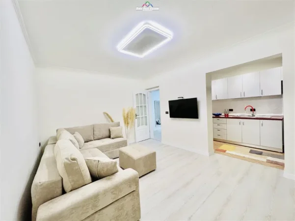 Tirane, jepet me qera apartament 1+1+Ballkon Kati 3, 65 m² 625 € (stadiumi dinamo)