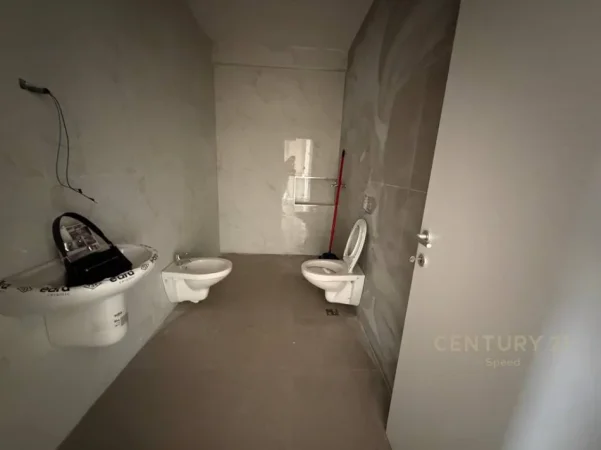 Tirane, shitet apartament 2+1 Kati 2, 111 m² 192.000 € 