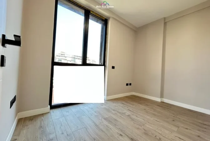Tirane, jepet me qera zyre Kati 2, 75 m² 650 € (shkolla e kuqe)