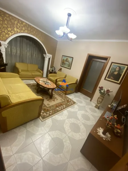 Tirane, shitet apartament 3+1+Ballkon Kati 2, 109 m² 229.644 € 