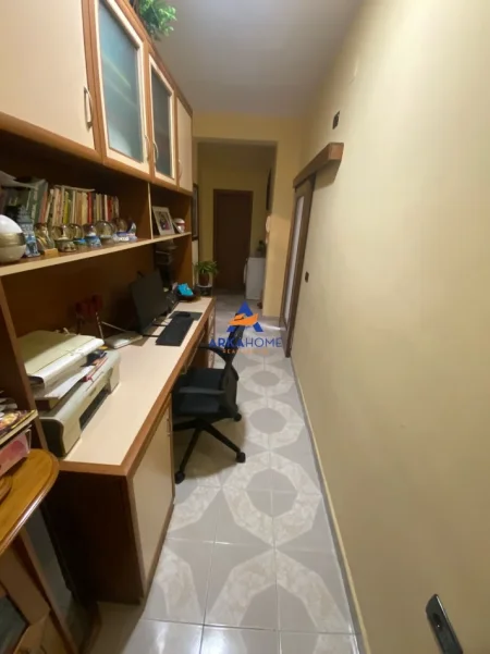 Tirane, shitet apartament 3+1+Ballkon Kati 2, 109 m² 229.644 € 