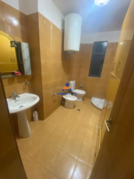 Tirane, shitet apartament 3+1+Ballkon Kati 2, 109 m² 229.644 € 