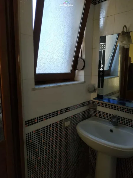 Tirane, jepet me qera Vile Kati 5, 720 m² 3.200 € (selite)