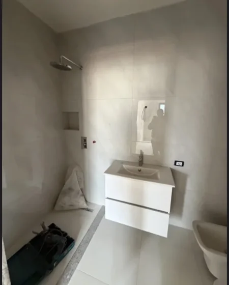 Tirane, shes apartament 2+1+Ballkon Kati 3, 93 m² 164.000 € 