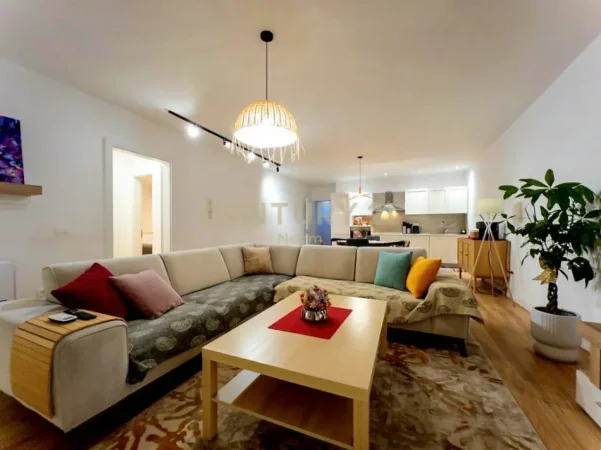 Tirane, shitet apartament 2+1 Kati 5, 125 m² 325.000 € (Rruga e Bogdaneve)