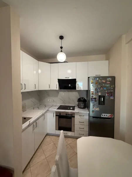 Tirane, jepet me qera apartament 1+1+Ballkon Kati 6, 67 m² 500 € (Rruga Dritan Hoxha)