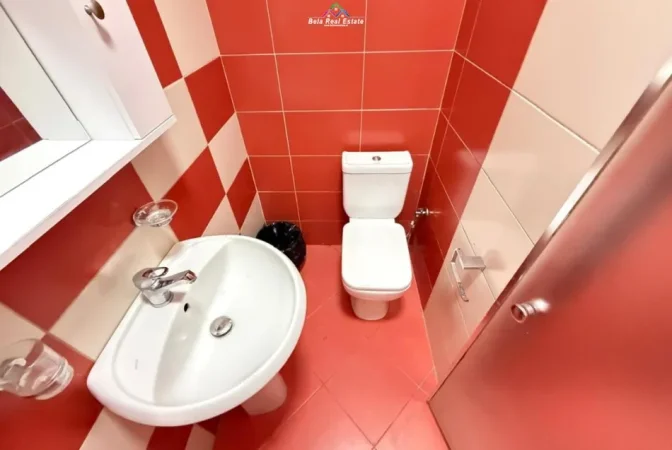 jepet me qera apartament 2+1 , 520 € (qender)