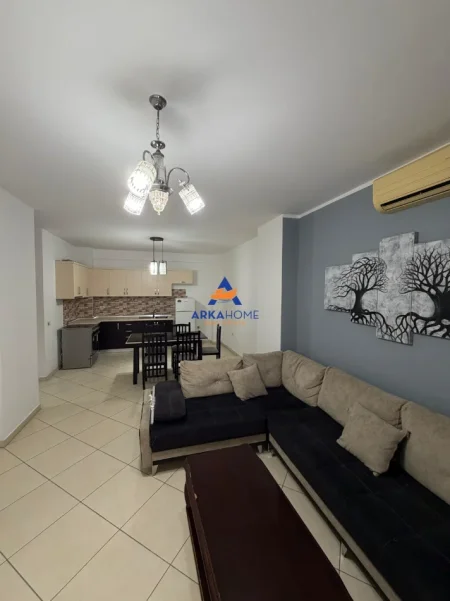 Tirane, jepet me qera apartament 2+1+Ballkon , 117 m² 521 € 