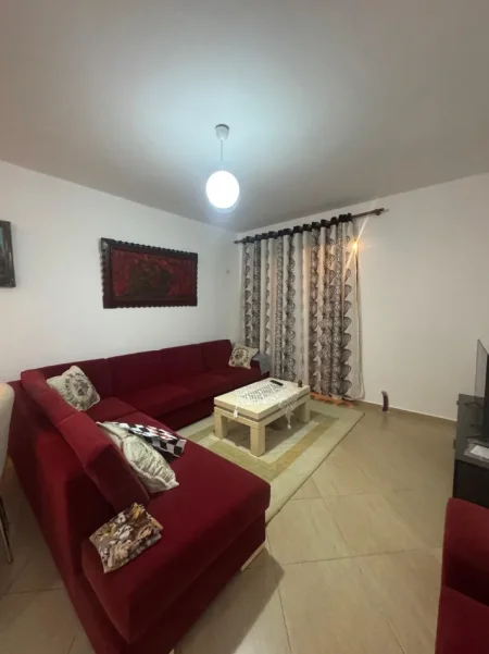 Tirane, jepet me qera apartament 2+1+Ballkon Kati 2, 85 m² 450 €