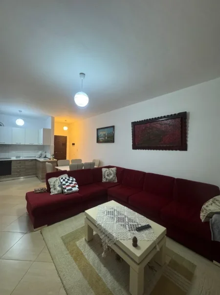 Tirane, jepet me qera apartament 2+1+Ballkon Kati 2, 85 m² 450 €
