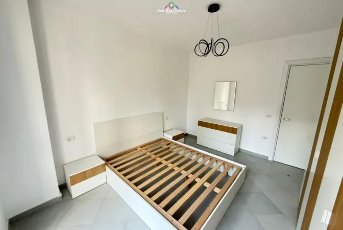 Tirane, jap me qera apartament 1+1+Ballkon Kati 1, 52 m² 500 € (rruga e dibres)