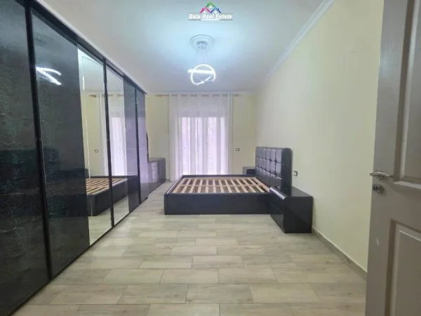 Tirane, jepet me qera apartament 1+1+Ballkon Kati 1, 70 m² 550 € (rruga e dibres)