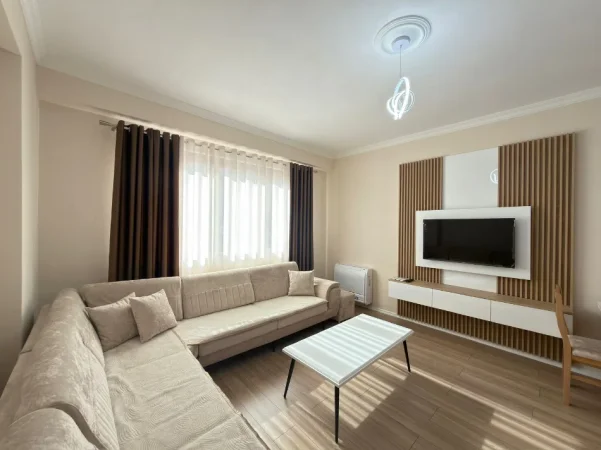 Tirane, jepet me qera apartament 1+1 Kati 3, 81 m² 470 € (Urban gate)