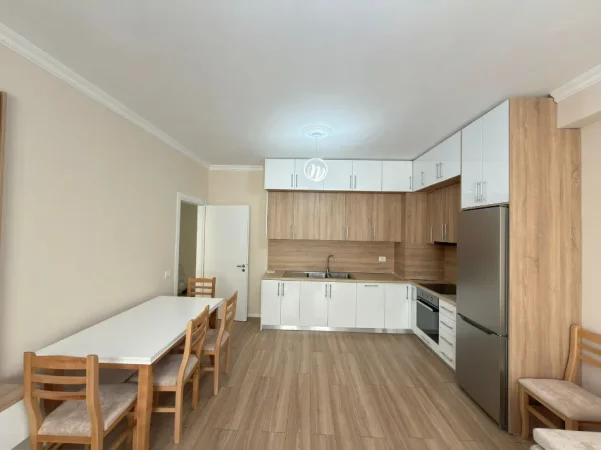 Tirane, jepet me qera apartament 1+1 Kati 3, 81 m² 470 € (Urban gate)