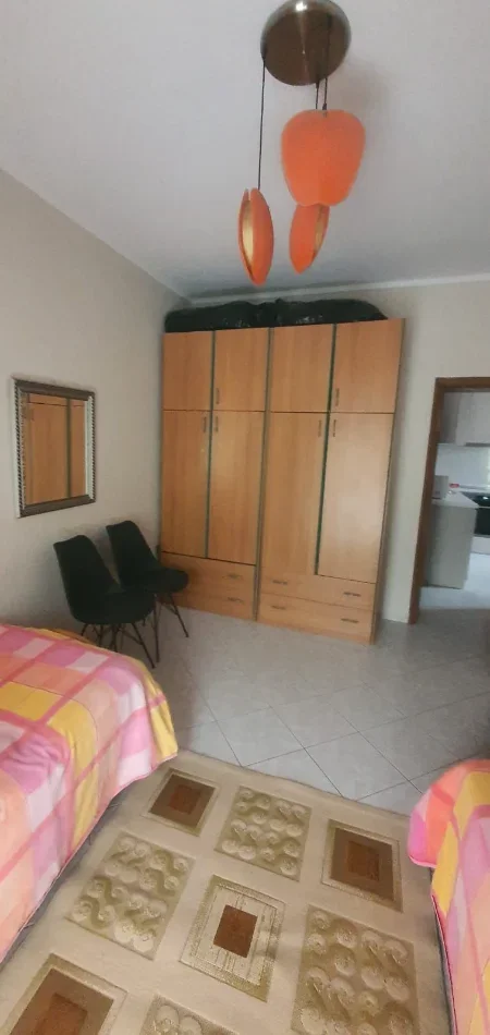 Tirane, jepet me qera apartament 2+1+Ballkon Kati 2, 90 m² 500 € 