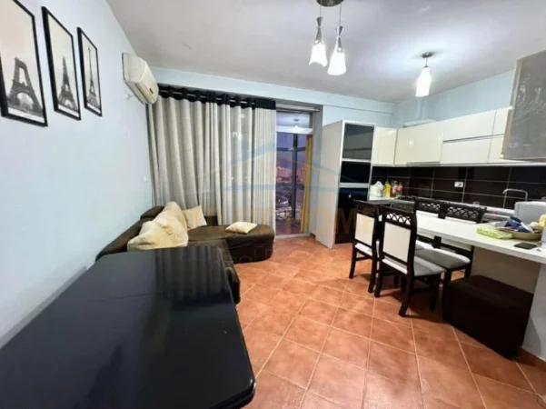 Tirane, jepet me qera apartament 2+1 Kati 9, 73 m² 450 € (Unaza e Re)