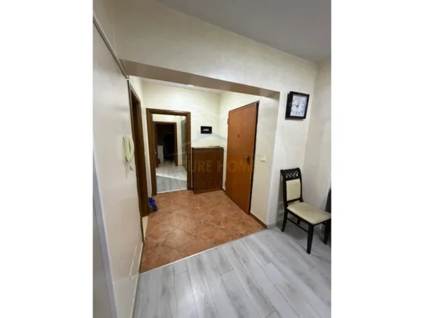 Tirane, jepet me qera apartament 2+1 Kati 2, 95 m² 450 € (Kthesa e Kamzes)