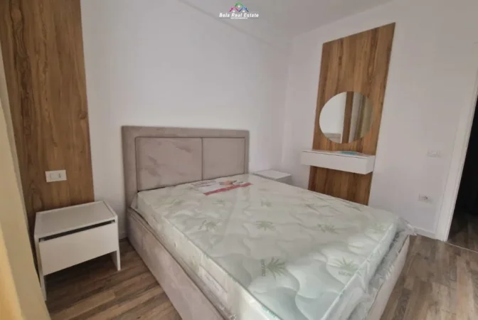Tirane, jepet me qera apartament 1+1+Ballkon Kati 3, 75 m² 450 € (sokrat miho)