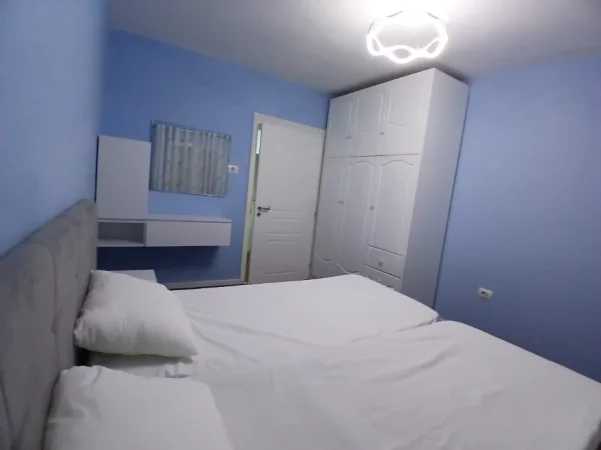 Tirane, jepet me qera apartament 1+1+Ballkon Kati 4, 60 m² 550 € 