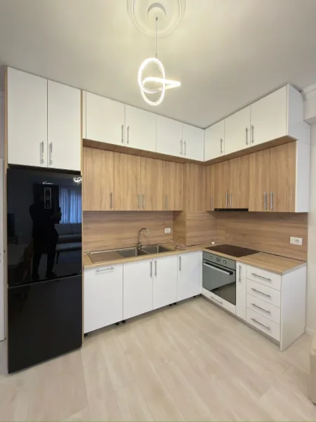 Tirane, jepet me qera apartament 2+1 Kati 3, 96 m² 620 € (Urban gate)