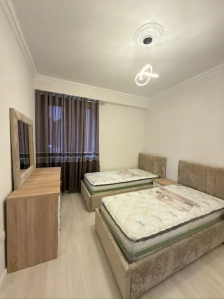 Tirane, jepet me qera apartament 2+1 Kati 3, 96 m² 620 € (Urban gate)