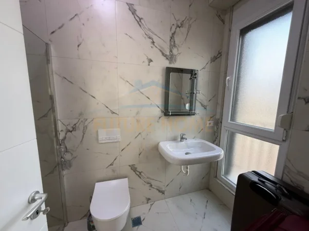 Tirane, jepet me qera apartament 2+1+2+Post Parkimi Kati 6, 107 m² 750 € (Fusha Aviacionit , Kompleksi IBN)