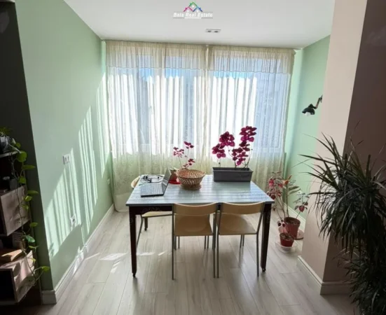 Tirane, jepet me qera apartament 2+1 Kati 3, 100 m² 570 € (tregu elektrik)