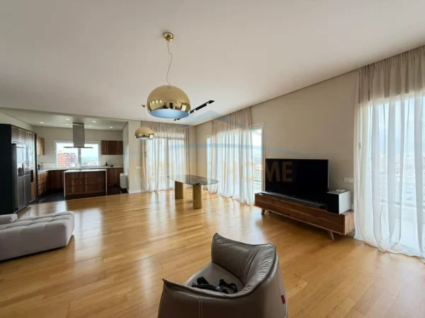 Tirane, jepet me qera apartament 2+1 Kati 5, 132 m² 1.800 € (Kopshti Botanik)