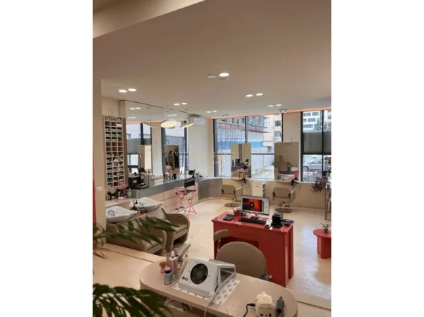 Tirane, shitet ambjent biznesi Kati 0, 110 m² 60.000 € (Prane Delijorgjit)