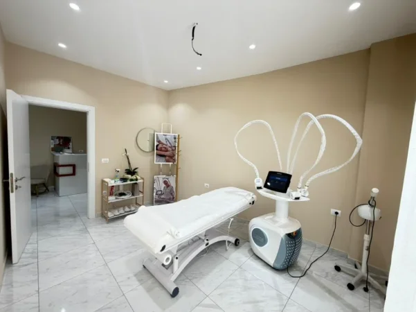 Tirane, jepet me qera zyre Kati 6, 71 m² 670 € (komuna e parisit)