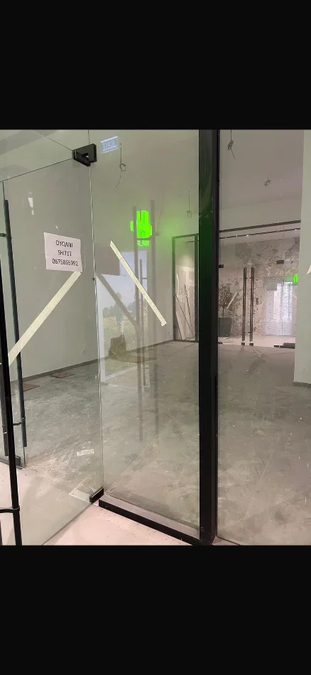 Tirane, shitet ambjent biznesi Kati 0, 62 m² 250.000 € (Rruga Kavajes Tirana Garden Building)