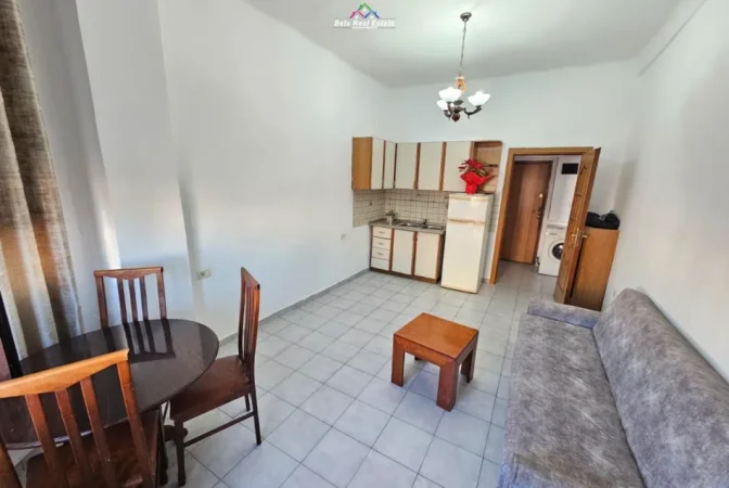 Tirane, jepet me qera apartament 1+1 Kati 3, 60 m² 620 € (blloku)