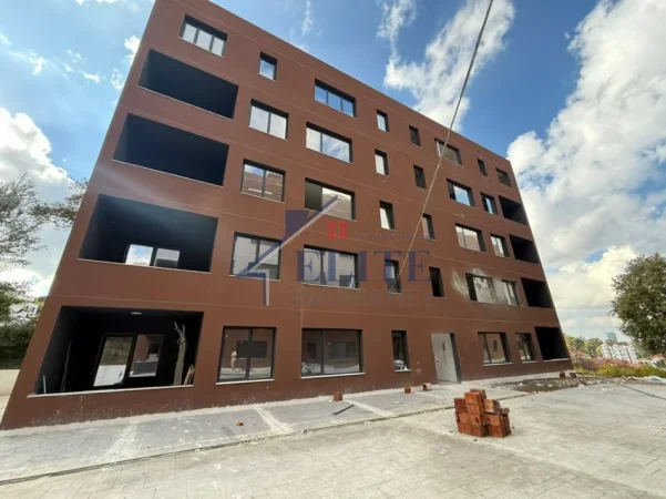 Tirane, shitet apartament 3+1+Ballkon Kati 5, 168 m² 235.270 € (Kompleksi Xheluks)