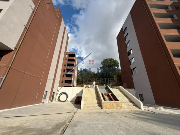 Tirane, shitet apartament 3+1+Ballkon Kati 5, 168 m² 235.270 € (Kompleksi Xheluks)