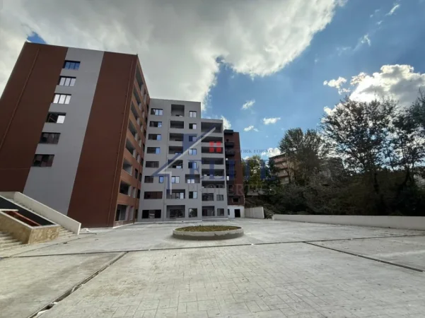 Tirane, shitet apartament 3+1+Ballkon Kati 5, 168 m² 235.270 € (Kompleksi Xheluks)