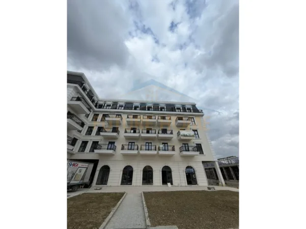 Tirane, shitet apartament 1+1 Kati 2, 76 m² 130.280 € (Sauk, Tirana Porta e Re)