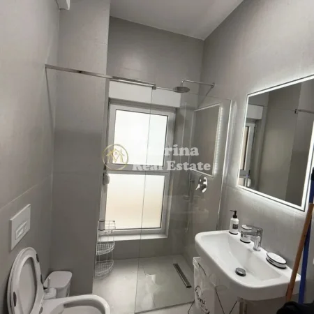 Tirane, jepet me qera apartament 1+1 Kati 6, 60 m² 485 € (Ali Demi)