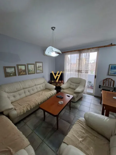 Tirane, jepet me qera apartament 2+1+Ballkon Kati 4, 78 m² 570 € (BRRYL)