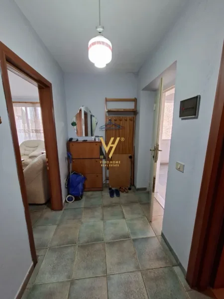 Tirane, jepet me qera apartament 2+1+Ballkon Kati 4, 78 m² 570 € (BRRYL)