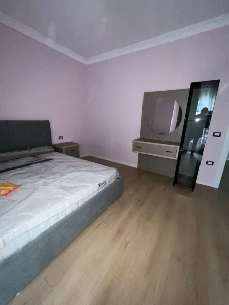 Shqiperi, jepet me qera apartament 1+1 Kati 3, 75 m² 600 € (Jordan Misja)