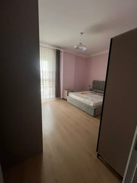 Shqiperi, jepet me qera apartament 1+1 Kati 3, 75 m² 600 € (Jordan Misja)