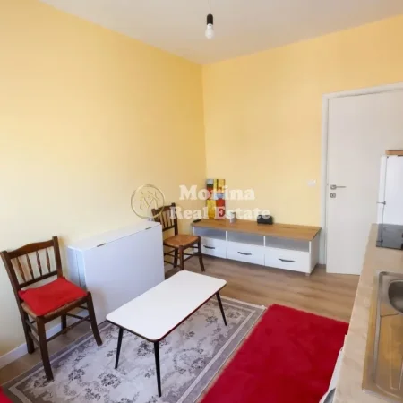 Tirane, jepet me qera apartament 1+1 Kati 4, 60 m² 250 € (Fresku)
