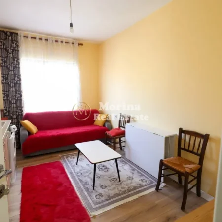 Tirane, jepet me qera apartament 1+1 Kati 4, 60 m² 250 € (Fresku)