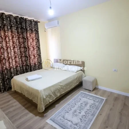 Tirane, jepet me qera apartament 1+1 Kati 4, 60 m² 250 € (Fresku)