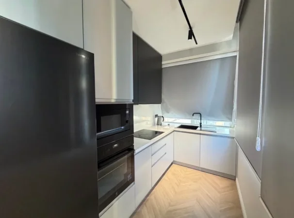 Tirane, jepet me qera apartament 2+1+Ballkon Kati 3, 135 m² 1.350 € (Kopshti Zoologjik)