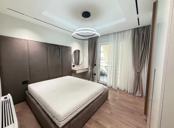 Tirane, jepet me qera apartament 2+1+Ballkon Kati 3, 135 m² 1.350 € (Kopshti Zoologjik)