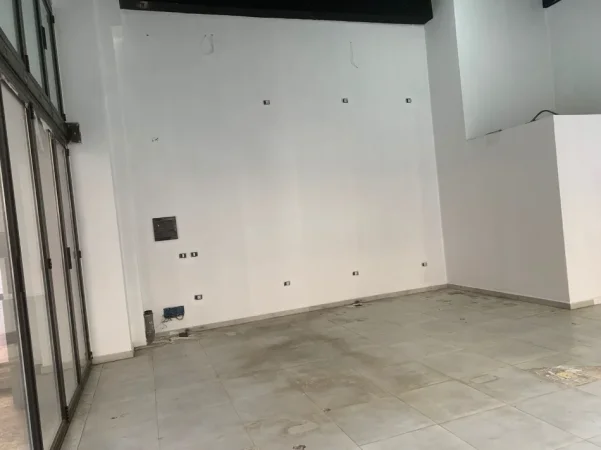 Tirane, jepet me qera ambjent biznesi Kati 0, 70 m² 800 € (Astir)